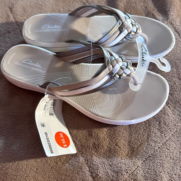 NWT CLARK SANDALS (SIZE 8) - Picture 4 of 7